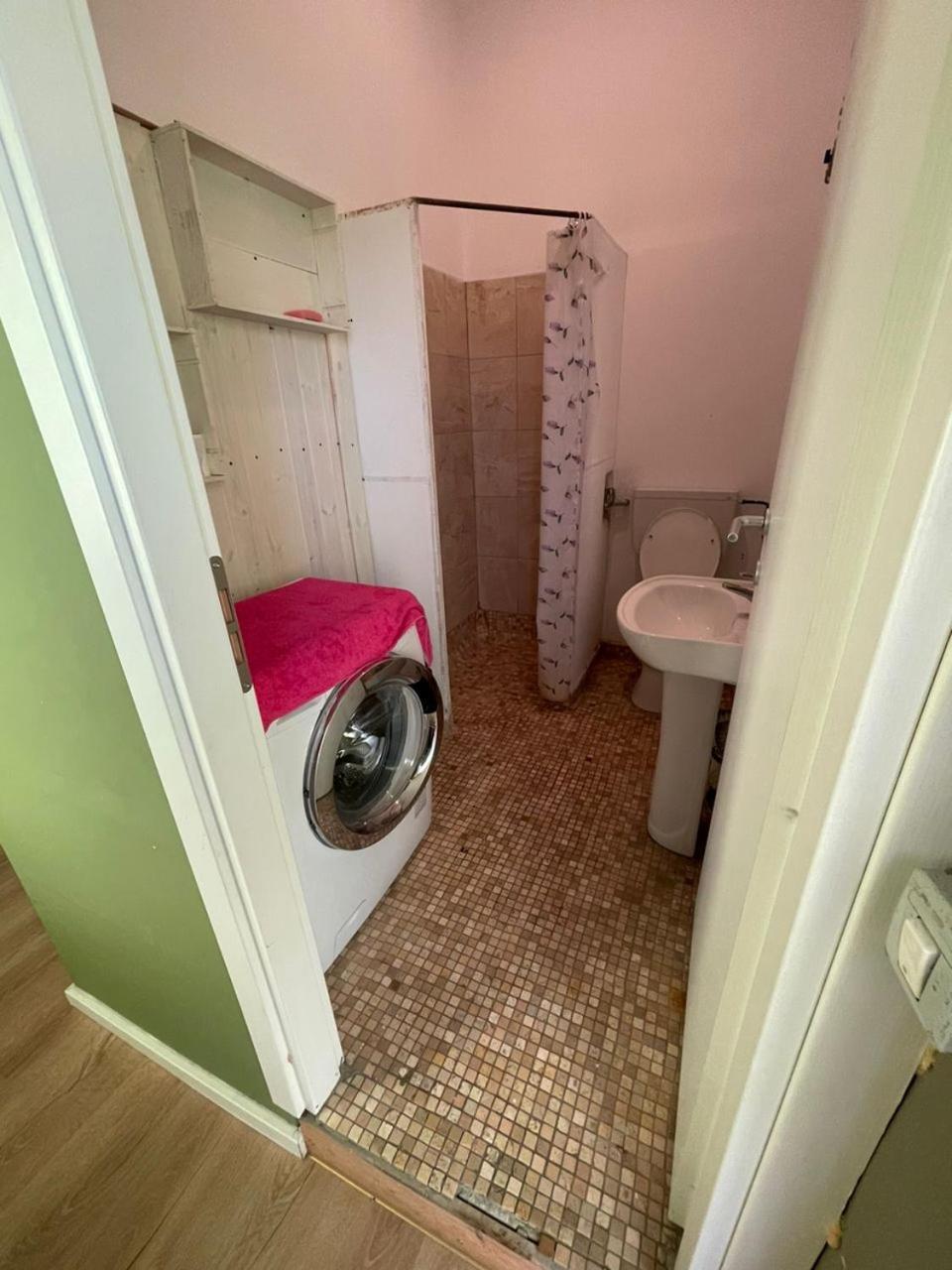 Yes Appartement Tirana Buitenkant foto